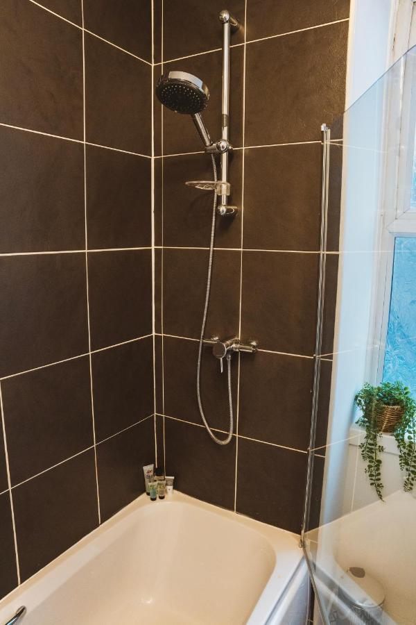 1 Bedroom Flat With Easy Parking/Public Transport دندي المظهر الخارجي الصورة